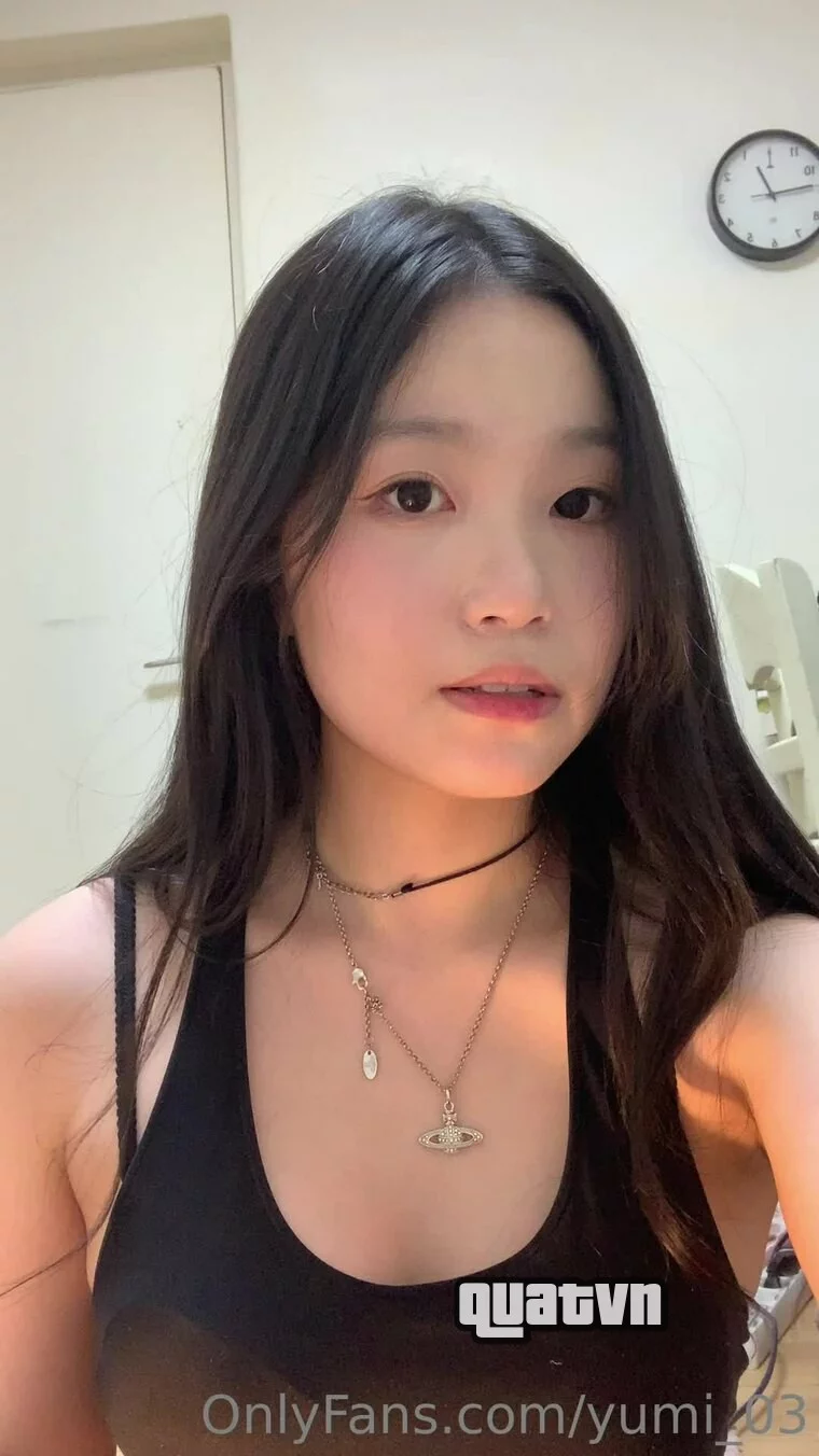 Yumi_03-Onlyfans-Leak-28.webp