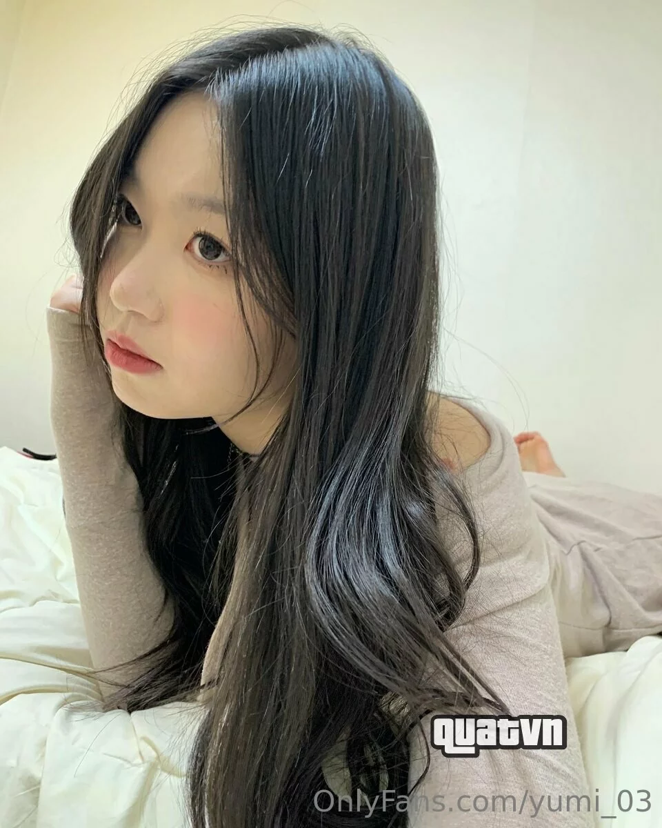 Yumi_03-Onlyfans-Leak-43.webp